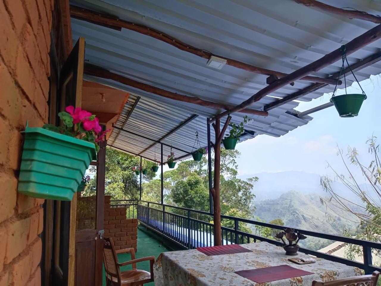 Apurvi Homestay Ella Eksteriør bilde
