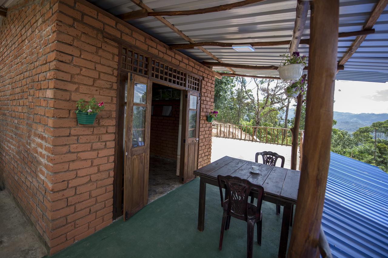 Apurvi Homestay Ella Eksteriør bilde